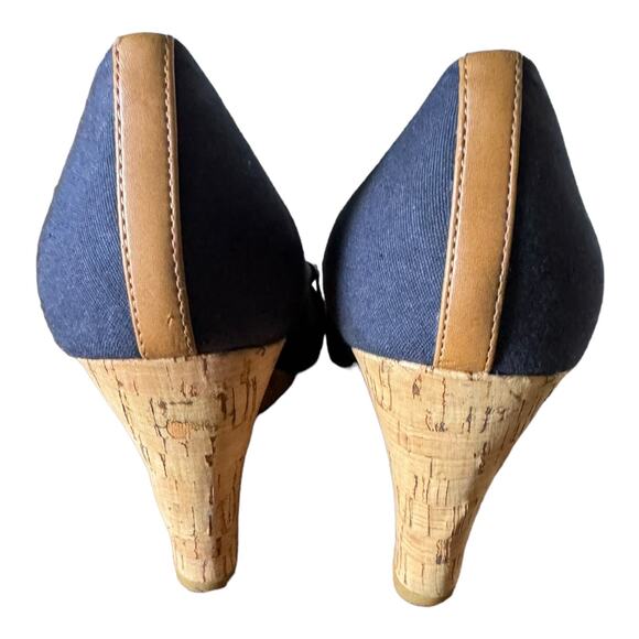 Tommy Hilfiger Navy peep toe wedges with gold accent summer preppy size 10 - Picture 9 of 15